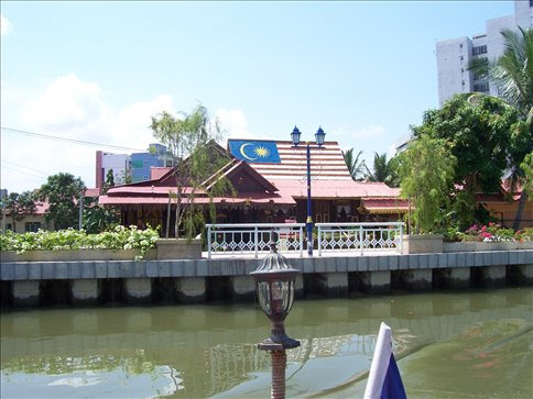 Melaka river house