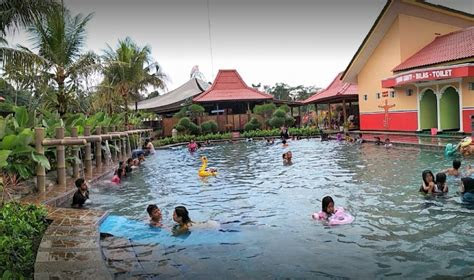 Segera kunjungi waterboom terdekat (near you) ini untuk renang atau . Deretan Kolam Renang di Purbalingga Beserta Tiket Masuknya