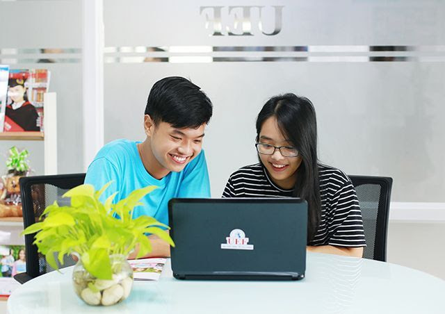 Năm 2016, UEF sử dụng đồng thời 2 phương án tuyển sinh: Xét tuyển dựa trên kết quả kỳ thi THPT và Học bạ THPT