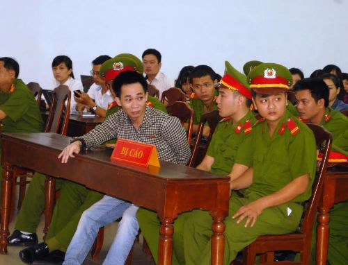 dem-tra-thu-gia-dinh-nha-vo-cua-ga-con-re-bi-xa-lanh-1
