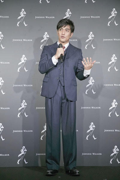 北村一輝 六本木ヒルズ内に期間限定オープンの ジョニーウォーカー ハイボールスタジオ に来店 アルティメットハイボールに舌鼓