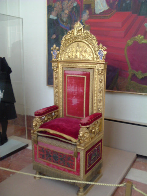 Αποτέλεσμα εικόνας για pope throne