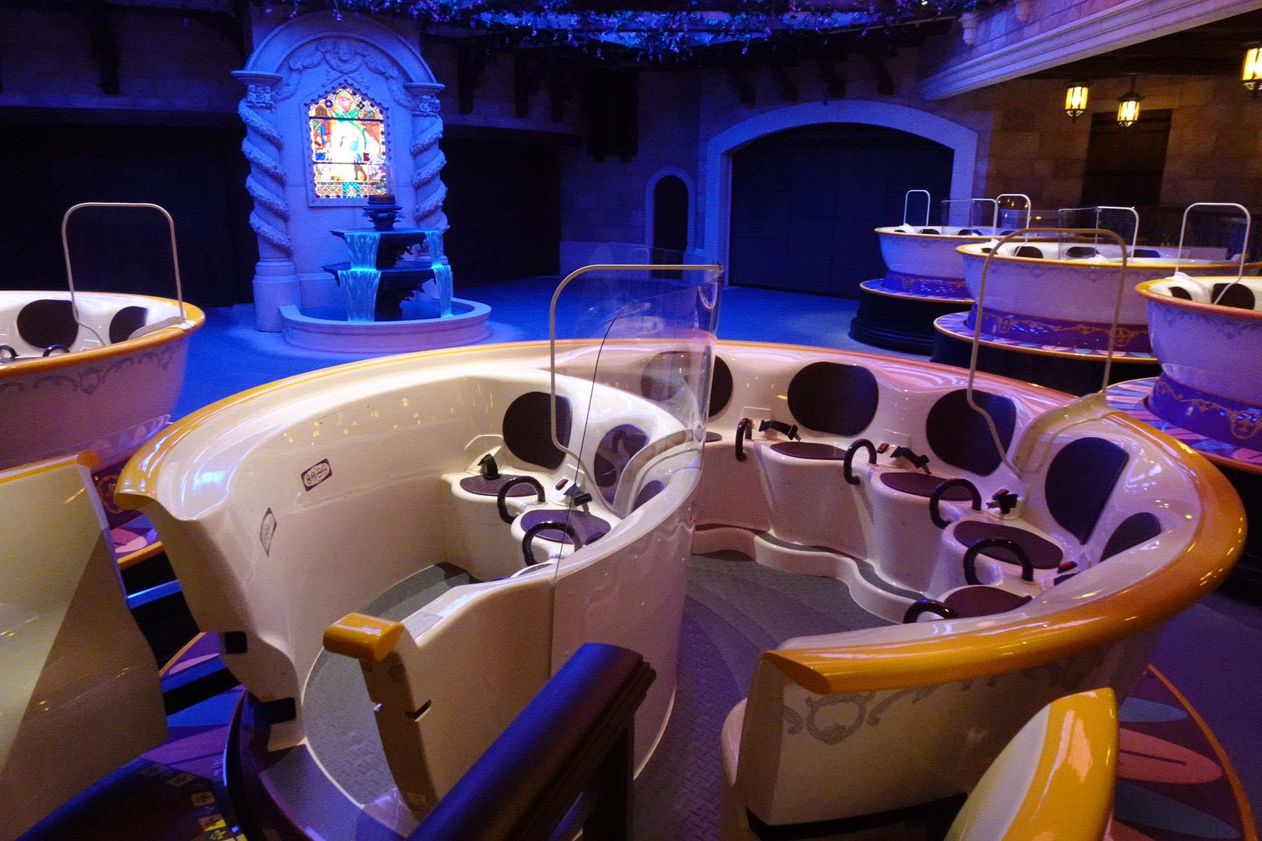 東京ディズニーランド新アトラクション 美女と野獣に行ってきた 利用方法と体験レポート ネタバレあり Yas的なモノ