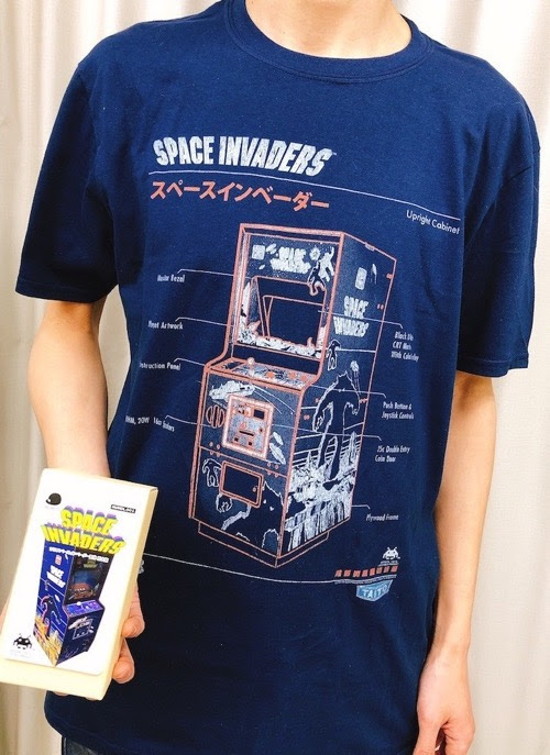 今日のゲームtシャツ バックプリントのインストカードデザインもすてき 海外のスペースインベーダー筐体tシャツ そうさめも