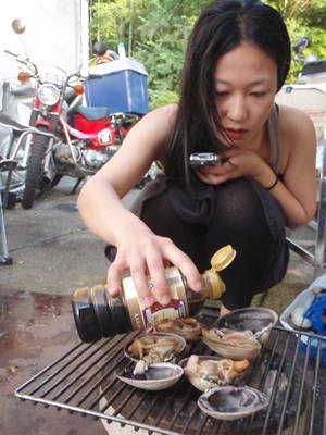 大あさり ウチムラサキ貝 の七輪焼きレシピ 七輪で作る エコなアウトドアレシピ