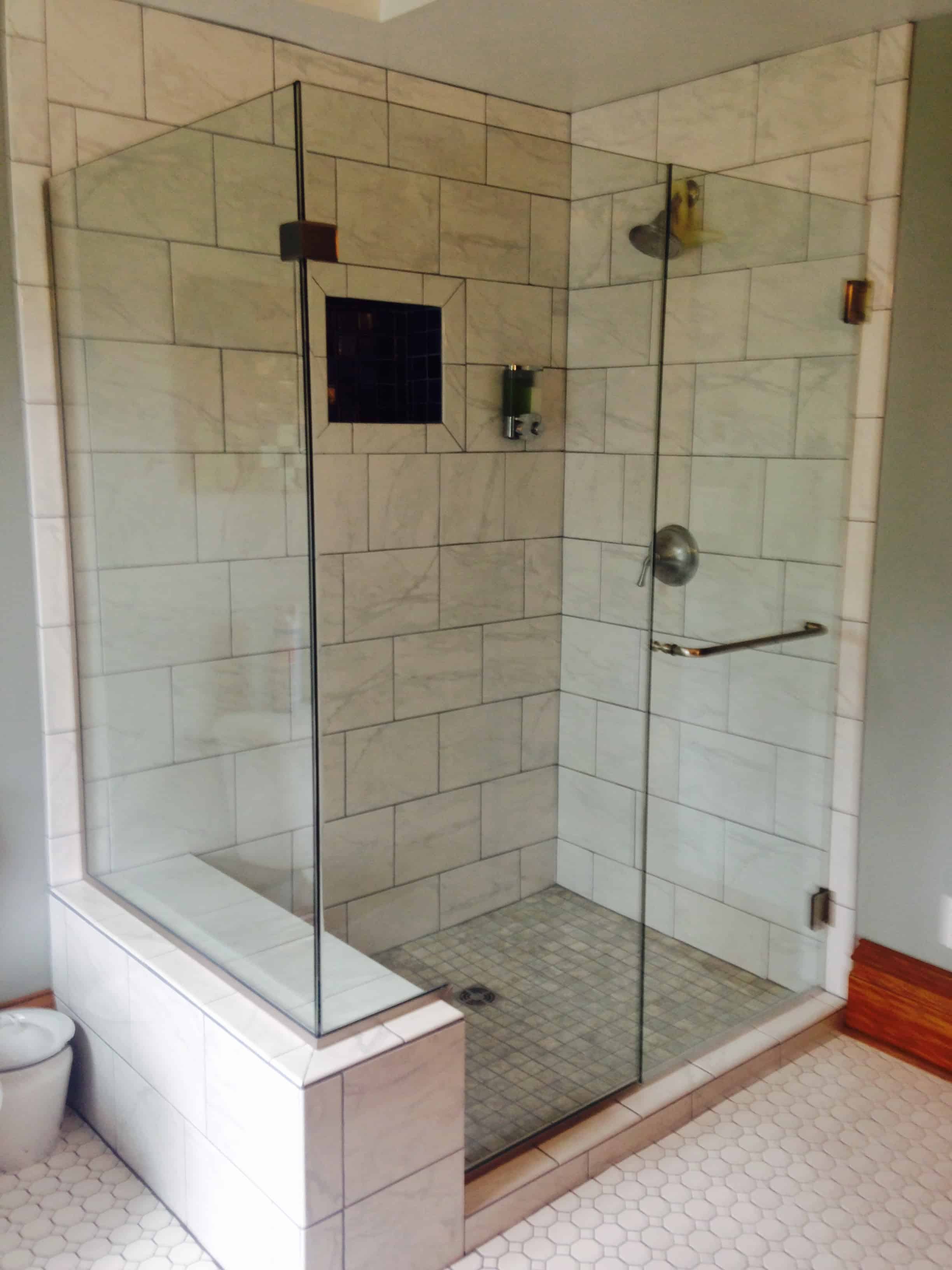 Glass Shower Door vs. Shower Curtain | Omni Glass & Paint