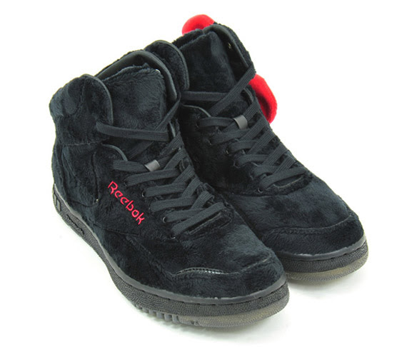 Reebok x Hello Kitty   Plush Kitty Collection