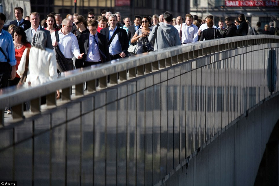 Still busy! London Bridge remains a commuter short cut thanks to the presence of the nearby London Bridge Station
