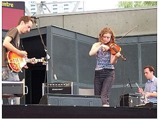 Fembots @ Harbourfront(August 2004) - Dave, Julie and Jason: photo by Mike Ligon 