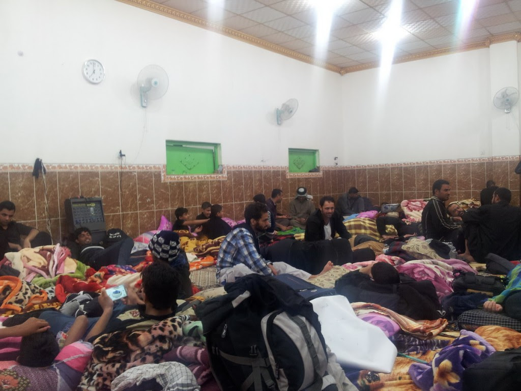 Sleeping in Moukebs - خواب زائرین در موکبهای بین راه