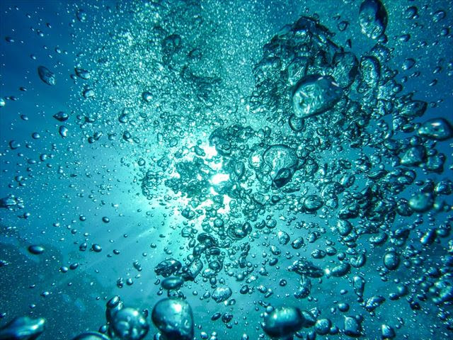 バブル音で癒される 睡眠におすすめの海中の音フリー音源集