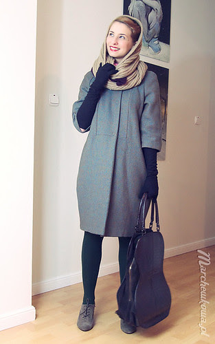 Retro coat (Burda 12/11 #101), szafiarka, szycie, krawiectwo, płaszcz, wykrój, wełna, jodełka, żuczek, grzybek, szal, komin, H&M, torebka wiolonczela, Ochnik
