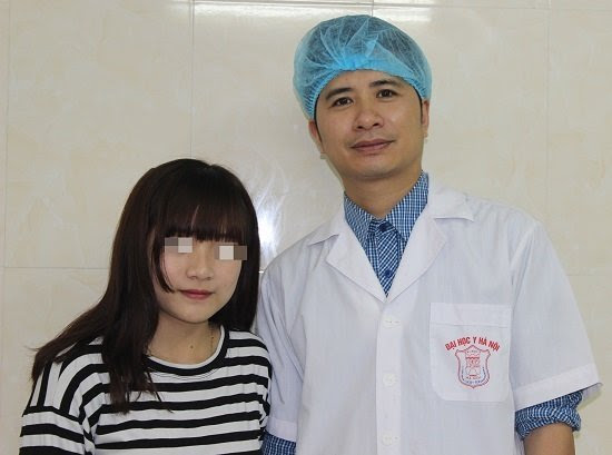 Chuyên gia giải đáp bị hôi nách có nên dùng nước hoa hay không