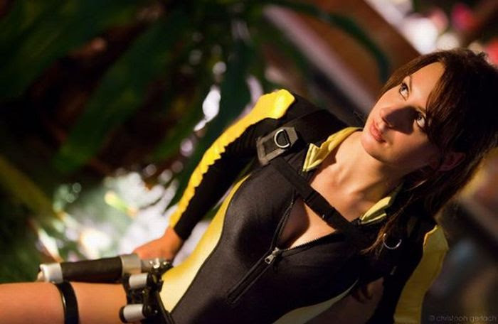 Lara Croft Cosplay (24 pics)