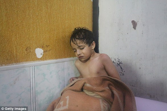 Up to 500 people were poisoned in the Syrian gas attack that killed 43 people including children, the World Health Organisation has revealed