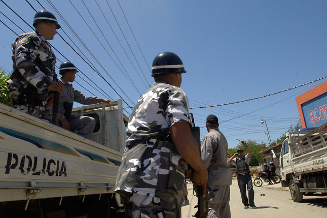 BANI: La Policía mata a 2 jóvenes habría sorprendido robando casa