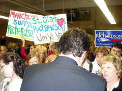 BILL RICHARDSON CAMPAIGNS IN NEW HAMPSHIRE