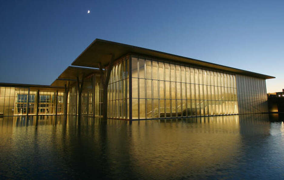Dallas/Fort Worth attraction:  Modern Art Museum of Fort Worth 
Parents and tee