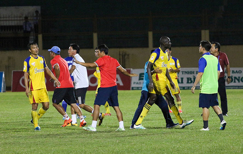 Khánh Hoà, Quảng Nam, V.League, BTC giải, V.League