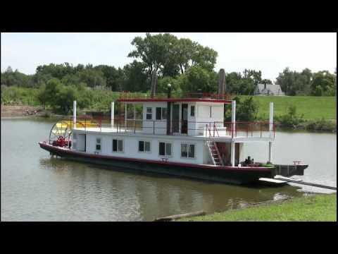 Butch Williams Builds A Paddlewheel Boat - YouTube