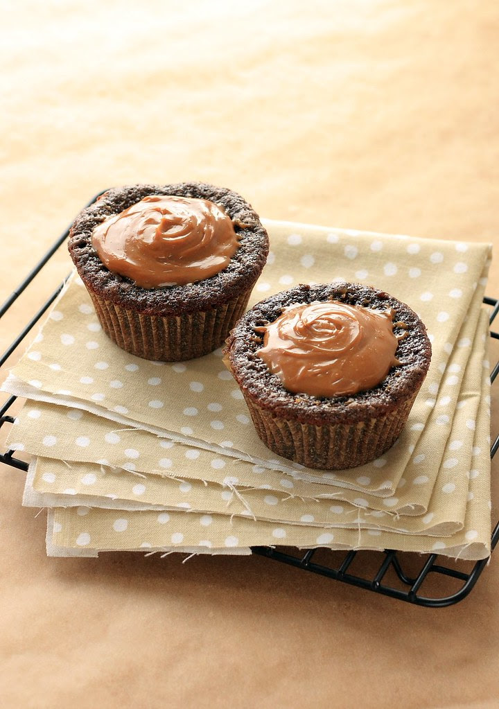 Chocolate Cupcakes with Dulce de Leche