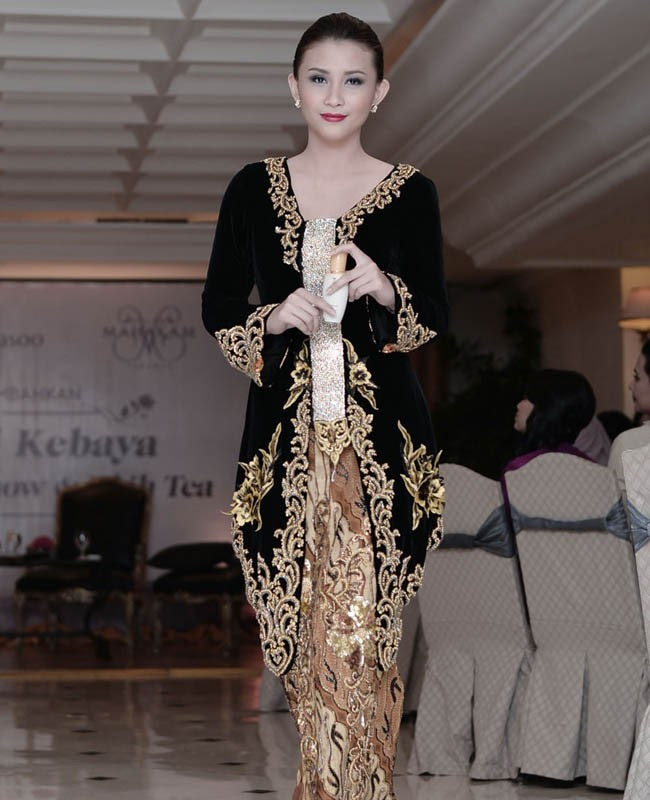 50 Inspirasi Model Kebaya