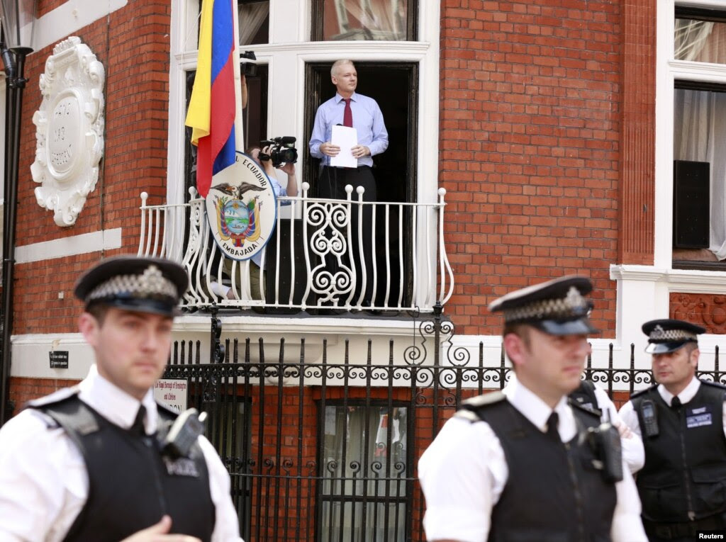 Assange Calls for US to End 'Witch-Hunt'