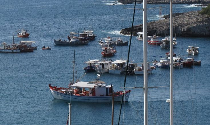 Δεμένα τα αλιευτικά στην Αλόννησο