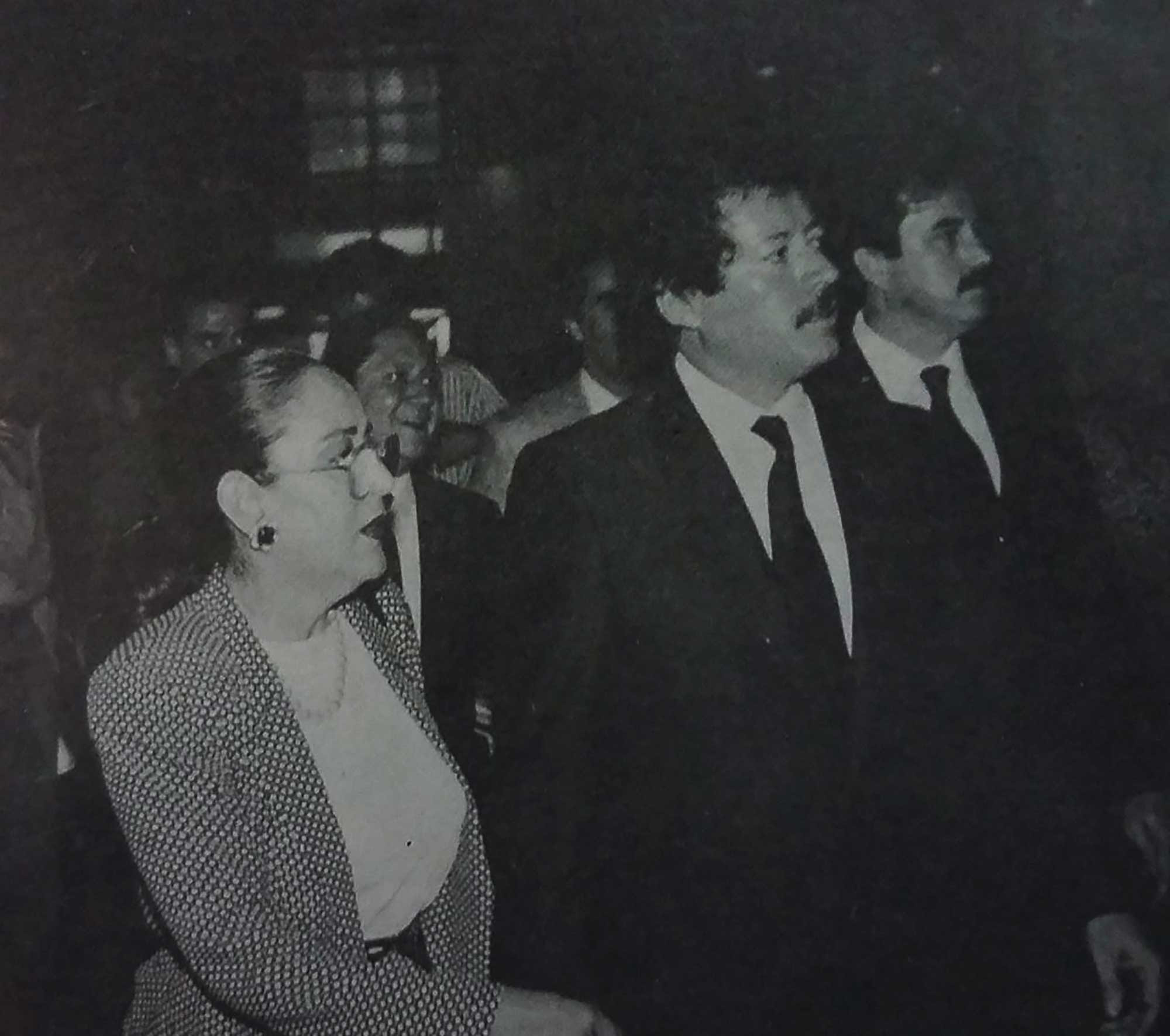 Luis Donaldo Colosio en compañía de la senadora María ...