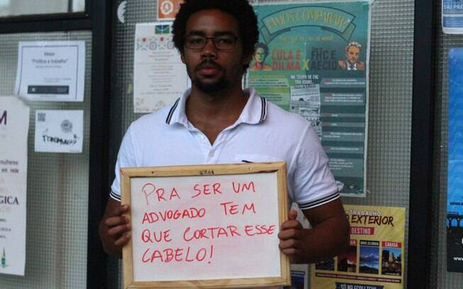 Em projeto fotográfico, aluna da UnB retrata universitários negros com frases preconceituosas que já ouviram. Foto: Reprodução/ahbrancodaumtempo.tumblr.com