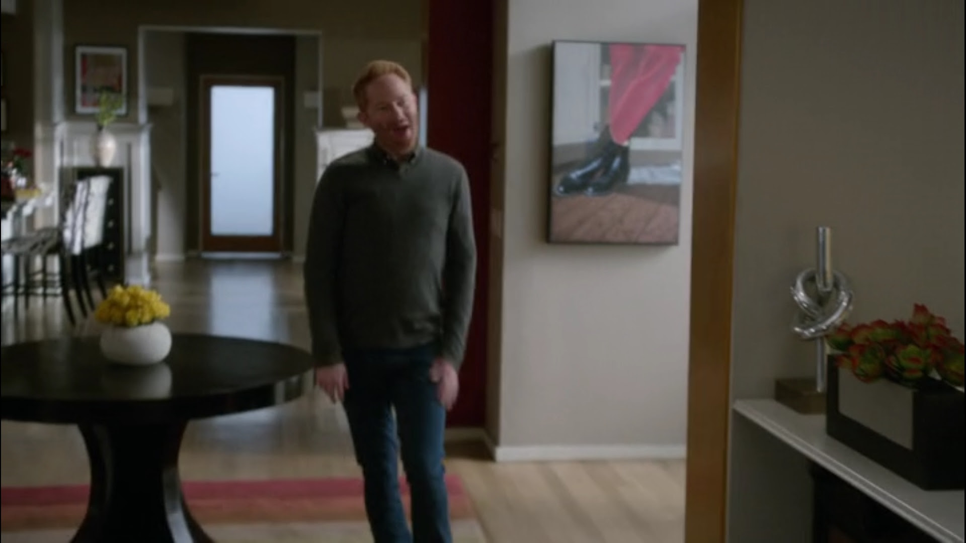 The Painting At Jay S House Kept Changing In The Newest Episode Modern Family