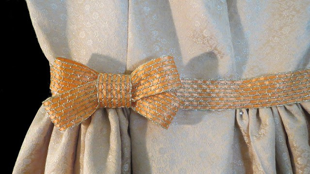 bow with loops