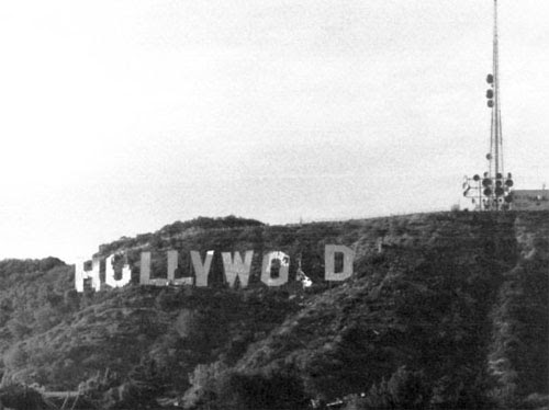 Courtesy http://www.logodesignlove.com/