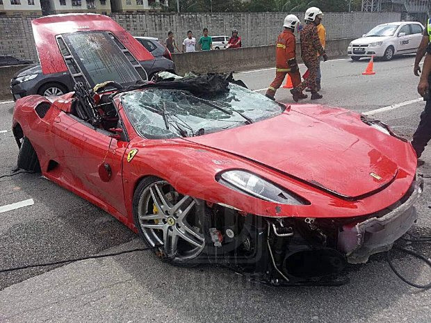 6 Gambar: Ferrari terbalik di DUKE, lelaki Afrika 21 tahun nyaris maut