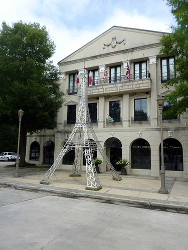 P1020350-2010-06-03-2600-Peachtree-Eiffel-Tower