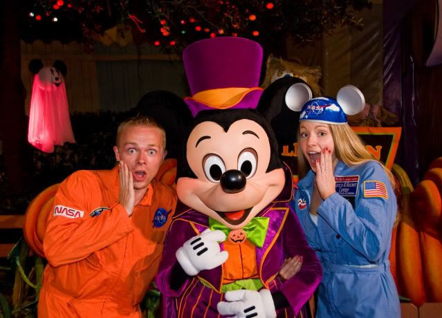 Resultado de imagen para disney halloween party