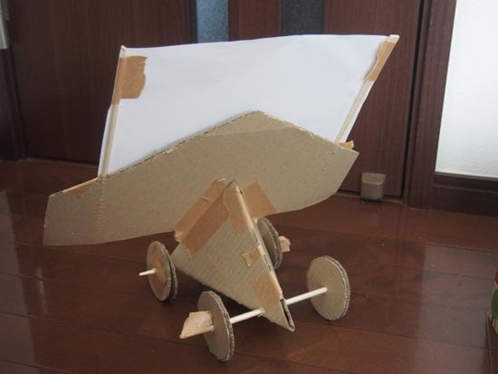 段ボールで作った風で走る車で3歳息子と1日半つぶした話