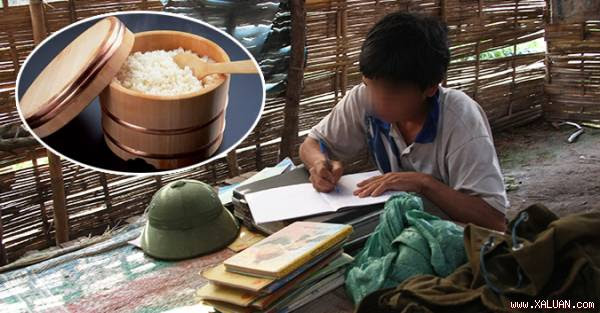 Cậu sinh viên nghèo xin cơm, chủ quán giấu bên trong 1 thứ, nhiều năm sau...