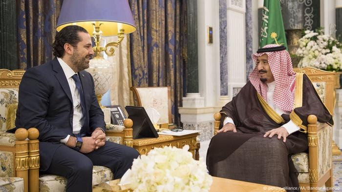 Saad Hariri na Mfalme Salman wa Saudi Arabia mjini Riyadh, muda mchache kabla ya kutangaza kujiuzulu.