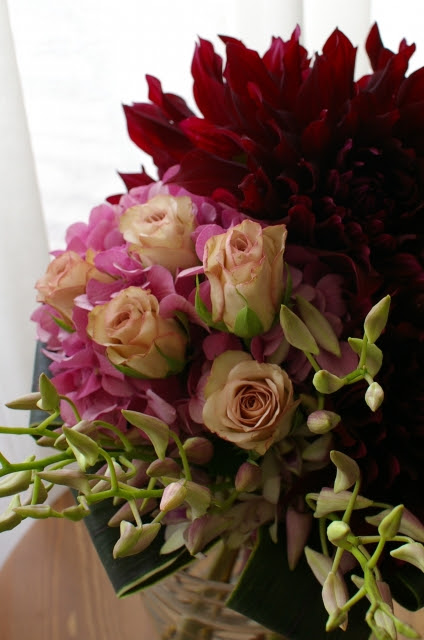 ダリア黒蝶を使ったbouquet フラワーアレンジのご依頼は フラワーアレンジ May Fleur メイフルール