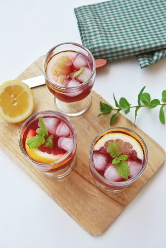 Strawberry and Hibiscus Tea Lemonade