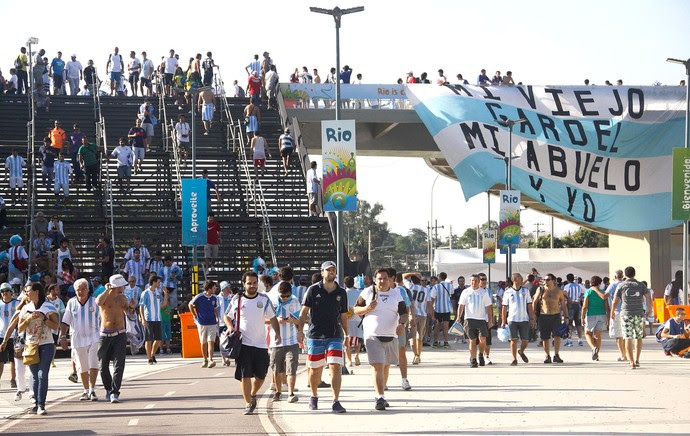 escada de acesso ao estádio Maracanã (Foto: Agência O Globo)