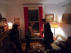 bûche-serving ceremony