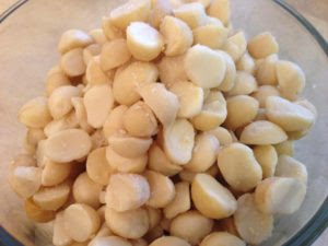 roasted macadamia nuts cooked