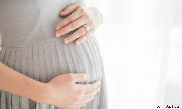 Mẹ bầu dùng gôm xịt tóc có thể tăng nguy cơ trẻ mắc dị tật bẩm sinh lên 80%