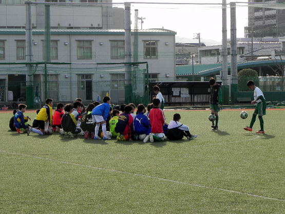 日立グランデサッカースクール Top スクール チーム ｔｒｍ スケジュール ブログ 29 Mar 18 トレーニングマッチを通して 春休みを利用して来県される千葉県の強豪 まつひだいｓｃさんとのトレーニングマッチ 昨年も同じ時期に対戦させて