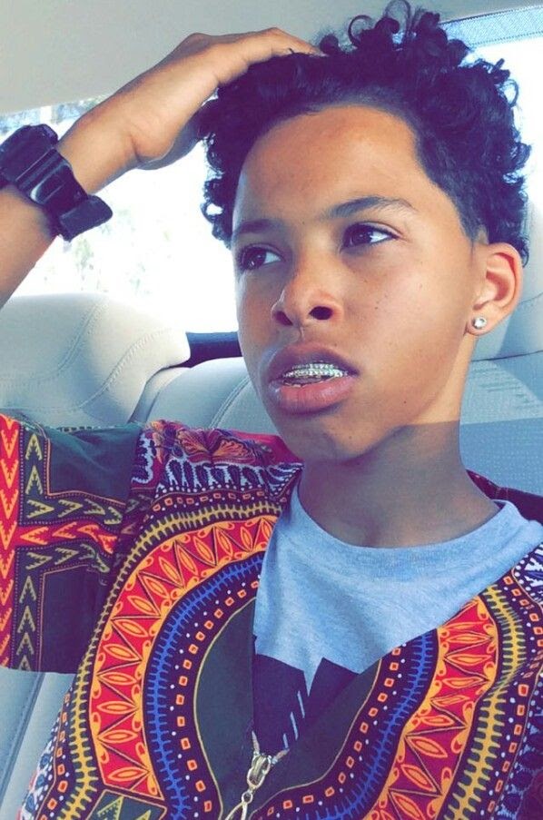Hairstyles For Teenage Guys With Curly Hair - 101 Best Hairstyles for Teenage Boys - The Ultimate Guide / Helpful styling tips for naturally curly hair, including how to choose the right cut even if it's short.