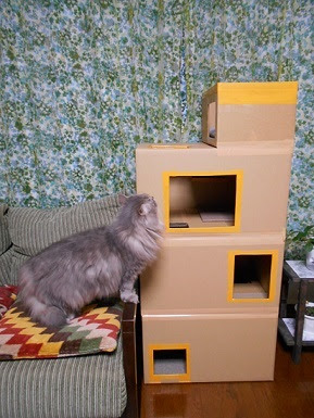 ブログ むしゃなび 絵の具の匂い 手作りキャットタワー