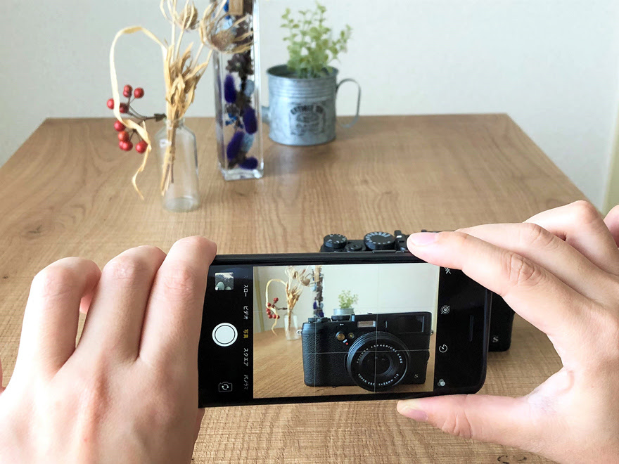 意外と知らない 今すぐ試せる スマホカメラのキホン 手元操作編 Fujifilm スマホ写真センスアップ術 富士フイルム