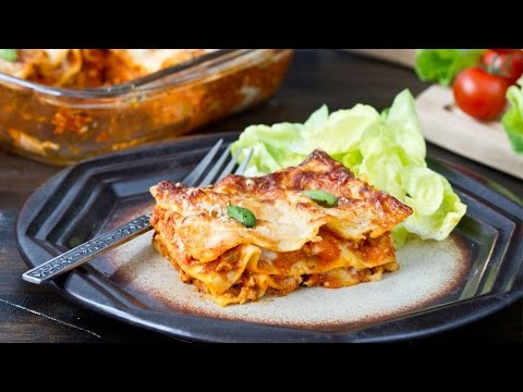 VIDEO : chicken lasagna recipe - this chickenthis chickenlasagnatastes incredible good. the sauce is really delicious and very flavorful.the parmesan on top gets such a ...